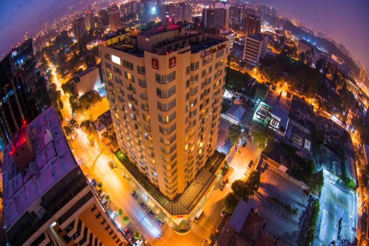 Hotel Clarion Suites Guatemala Exterior foto Aerial view of the hotel